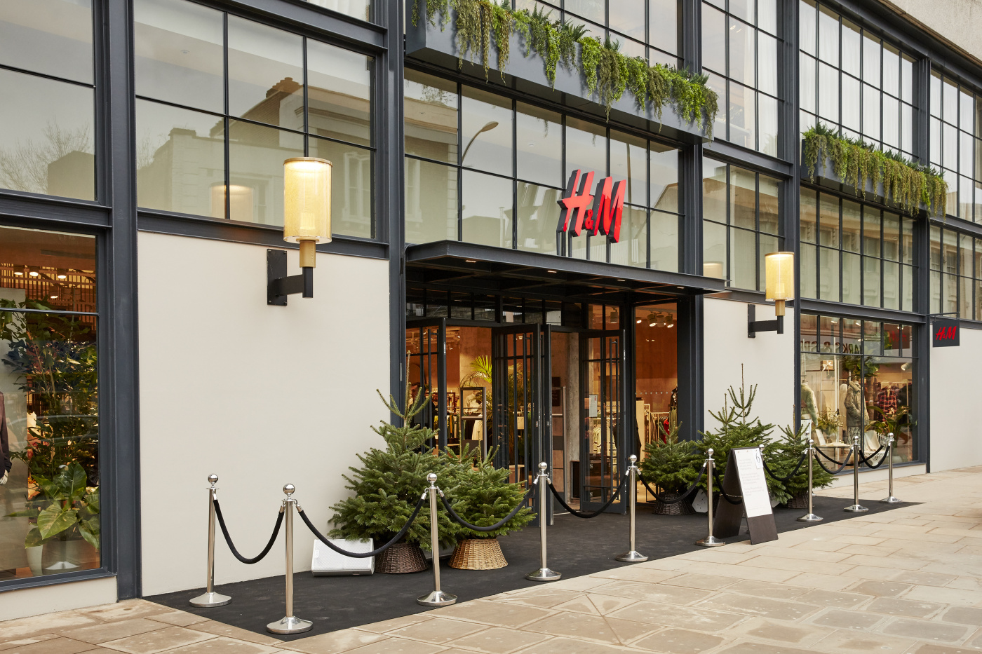 HM Hammersmith - How AI Lets Retailers Like H&M Hyper-Personalize Their Ecommerce Experience