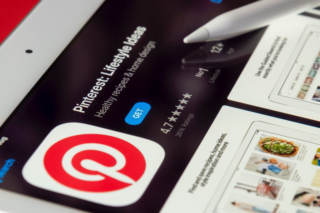 PINTEREST GETS INTO LIVE SHOPPING